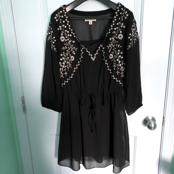 AEO Embroidered Black Dress - Picture 1 of 10